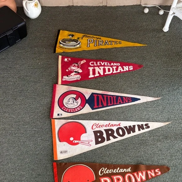 Vintage Sports Team Pennants - Picture 3 of 3
